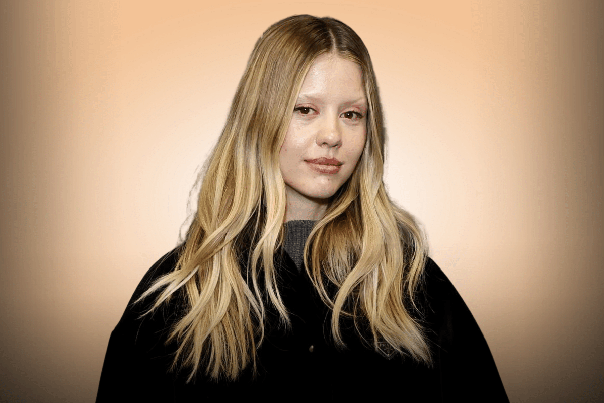 Mia Goth's Natural Brows_ Unique and Beautiful